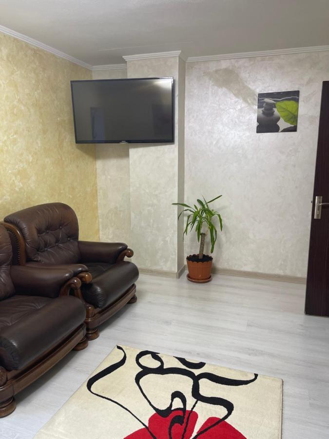 Guest House Тыргу-Жиу Экстерьер фото