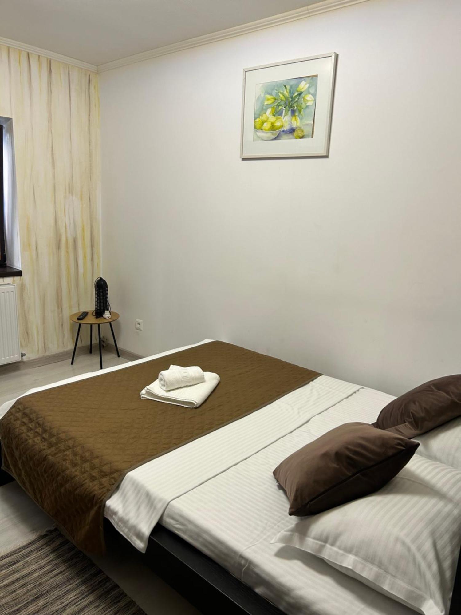 Guest House Тыргу-Жиу Экстерьер фото