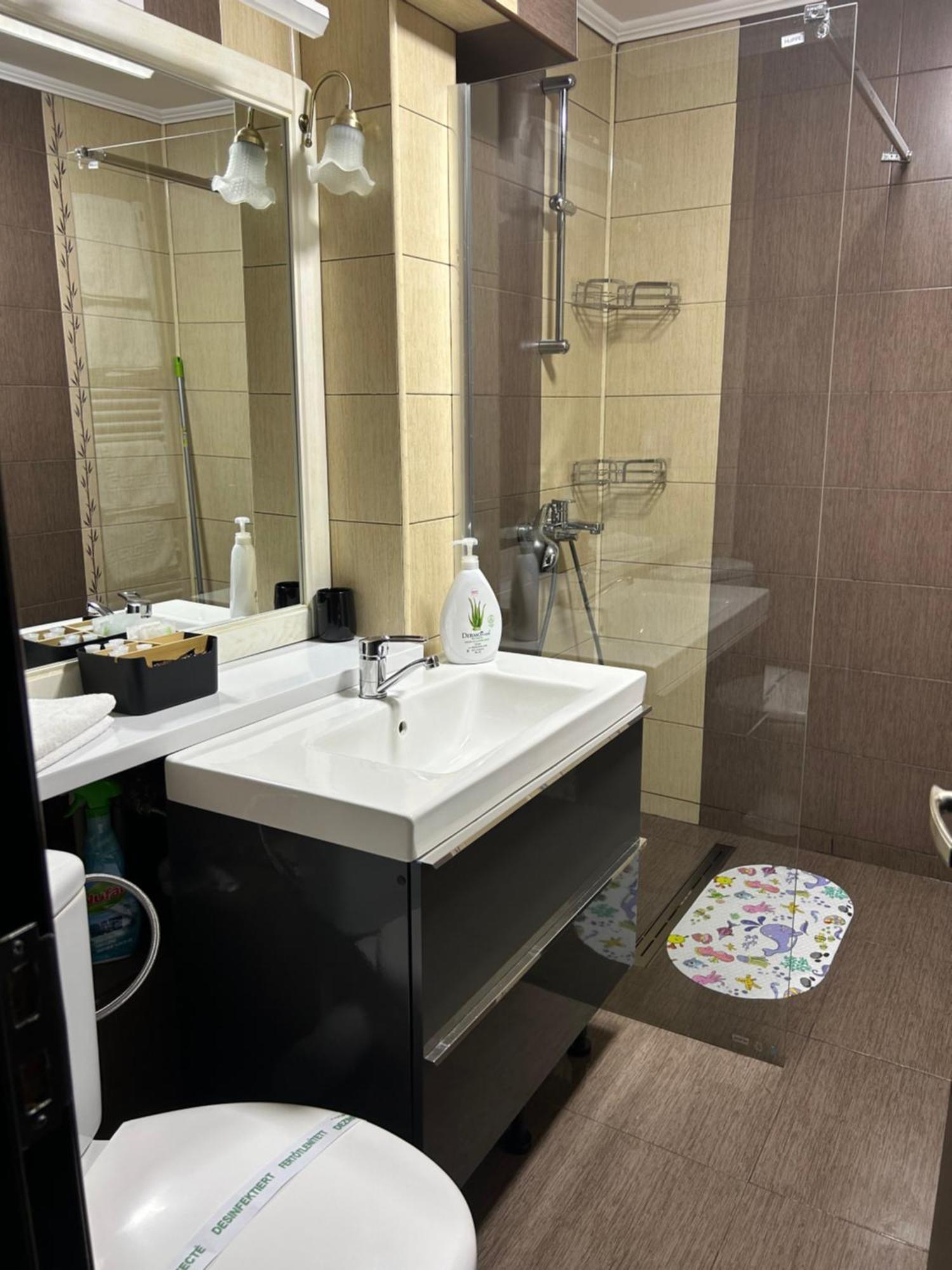 Guest House Тыргу-Жиу Экстерьер фото